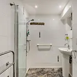 1 Bed In Oc-94120 Nyaraló *