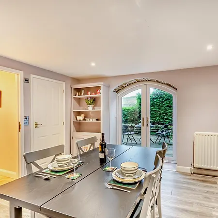 1 Bed In 94120 Semesterbostad Hawes