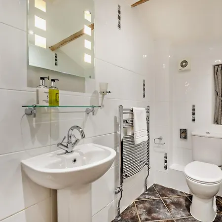 1 Bed In 94120 Semesterbostad Hawes